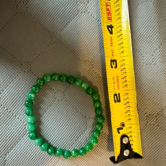Green stretch bracelet - Picture 3 of 3